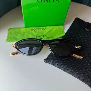 Bottega Veneta BV1390S Cat Eye Sunglasses Black Gold 56-14-145